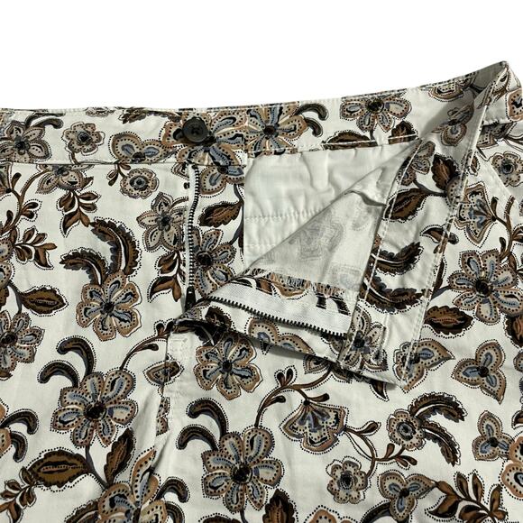 a.n.a. A New Approach Womens Shorts Size 14 Mid Rise Twill Shortie Short Floral - Picture 3 of 10